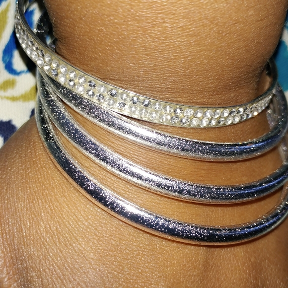 Bangle bracelet set - Picture 2 of 4